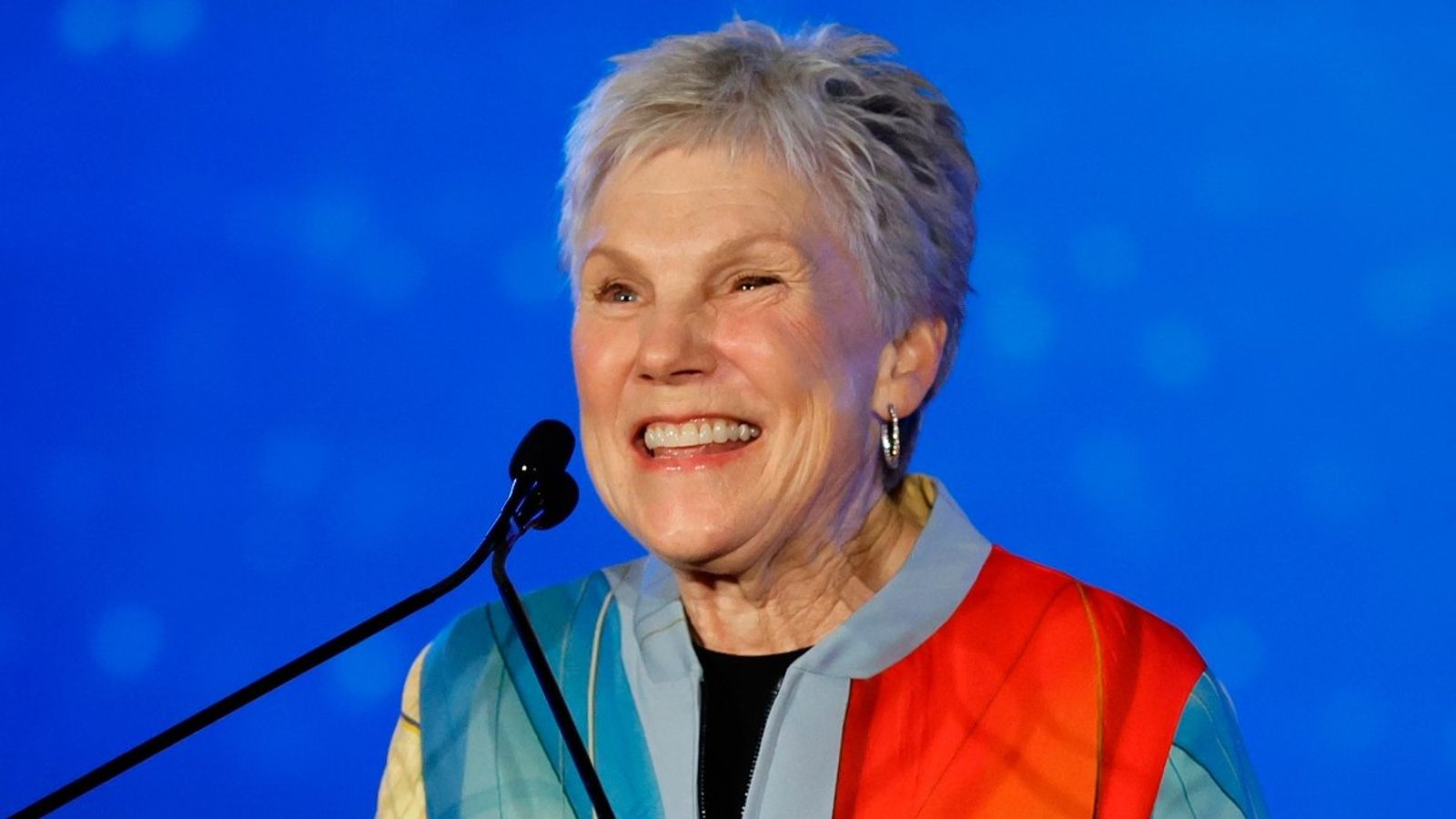 Anne Murray, 80, Releases New No. 1 Album 17 Years After Retiring (EXCLUSIVE) | Woman's World