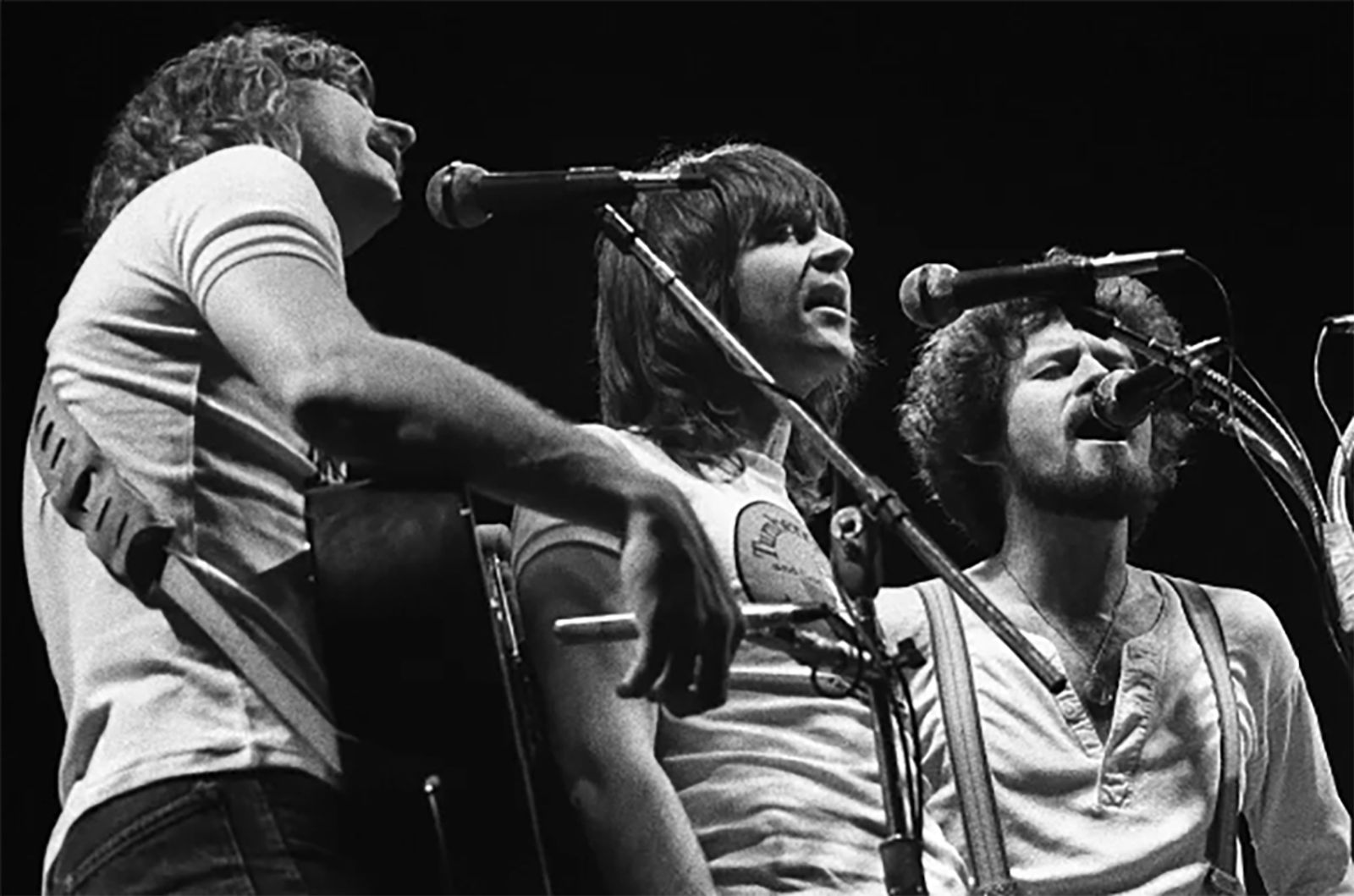 Thêm một thành viên ban nhạc huyền thoại The Eagles qua đời