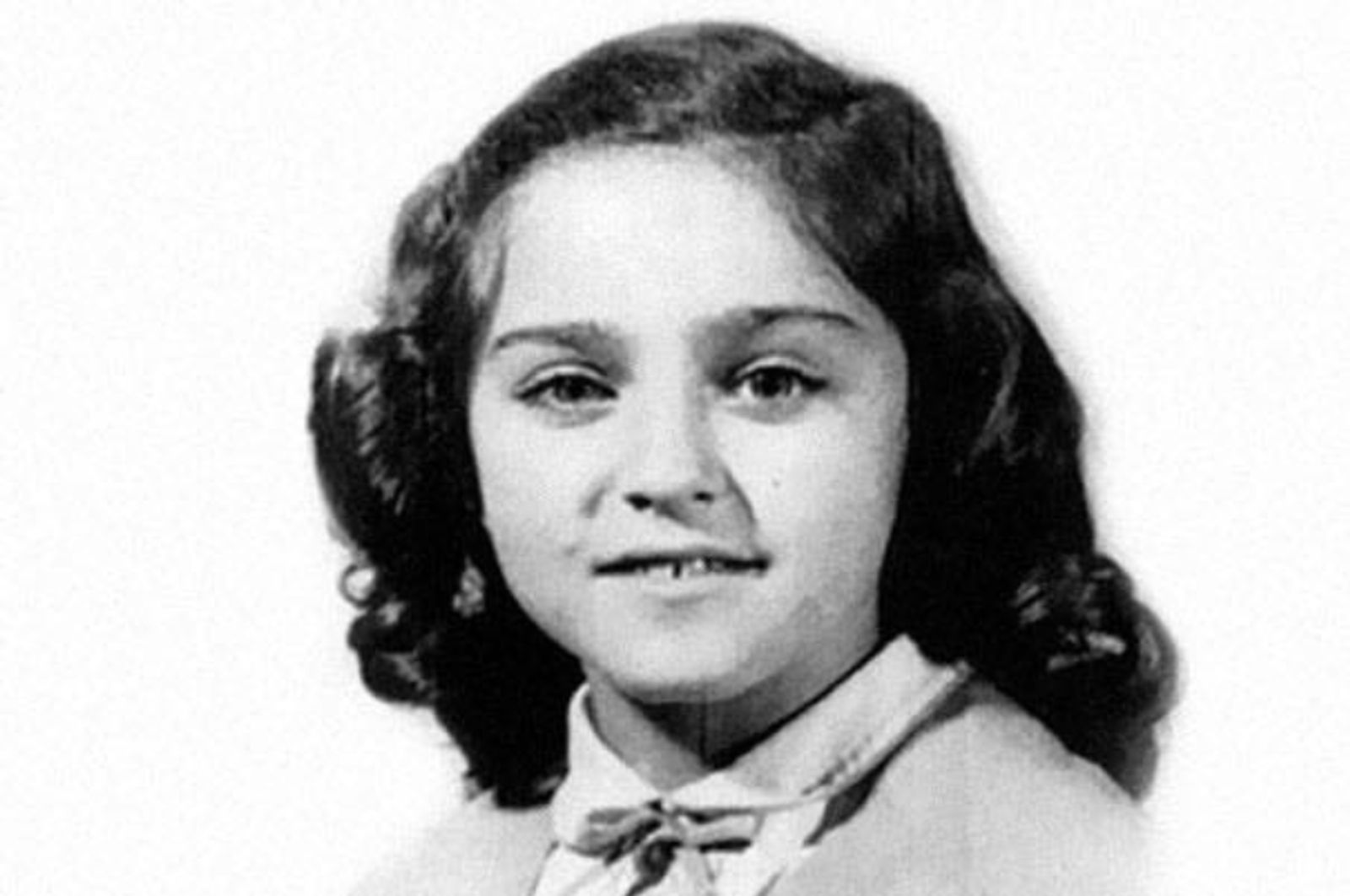 Her Mom Died When She Was 5-Years-Old And She Later Moved To NYC With $35, Today She’s World Famous