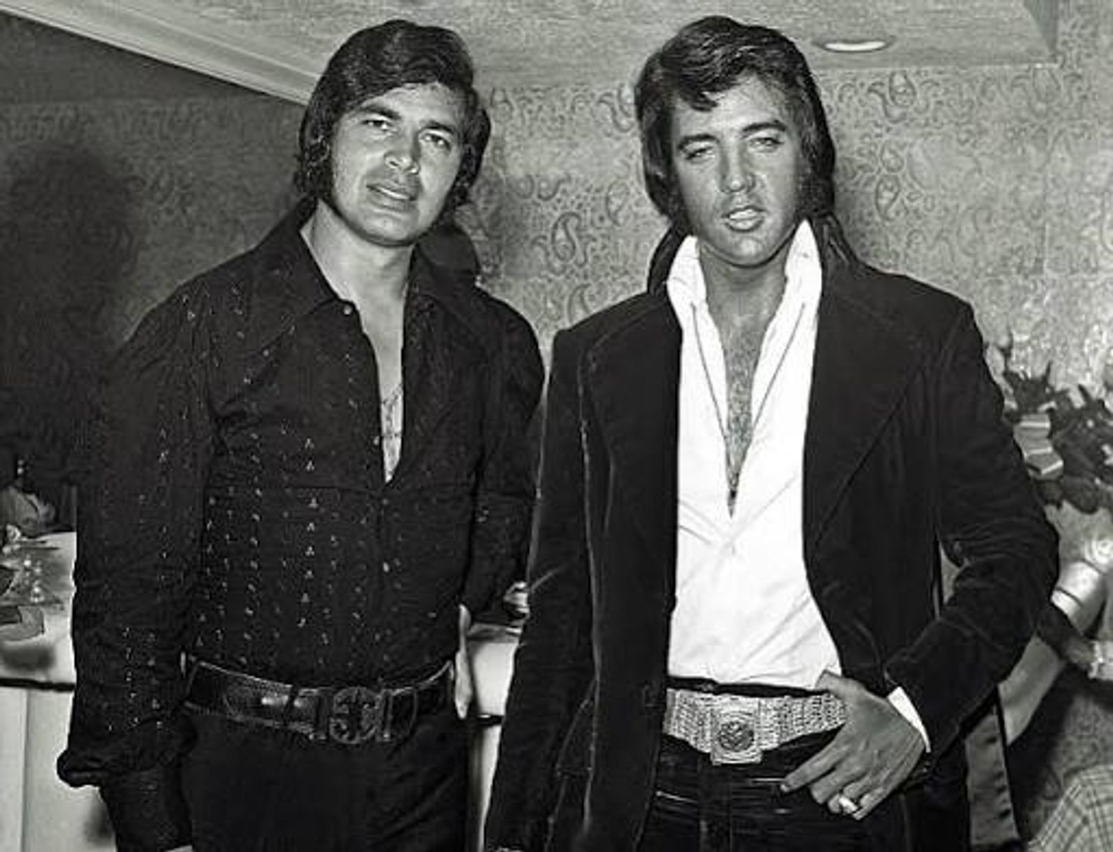Engelbert - At 77 Year Old... Why Engelbert Humperdinck Is Still The  Coolest Crooner In Tinseltown Mail On Sunday March 23 2014  http://www.dailymail.co.uk/home/event/article-2585504/Engelbert-Humperdinck -Why-77-Engelbert-Humperdinck-coolest-crooner ...