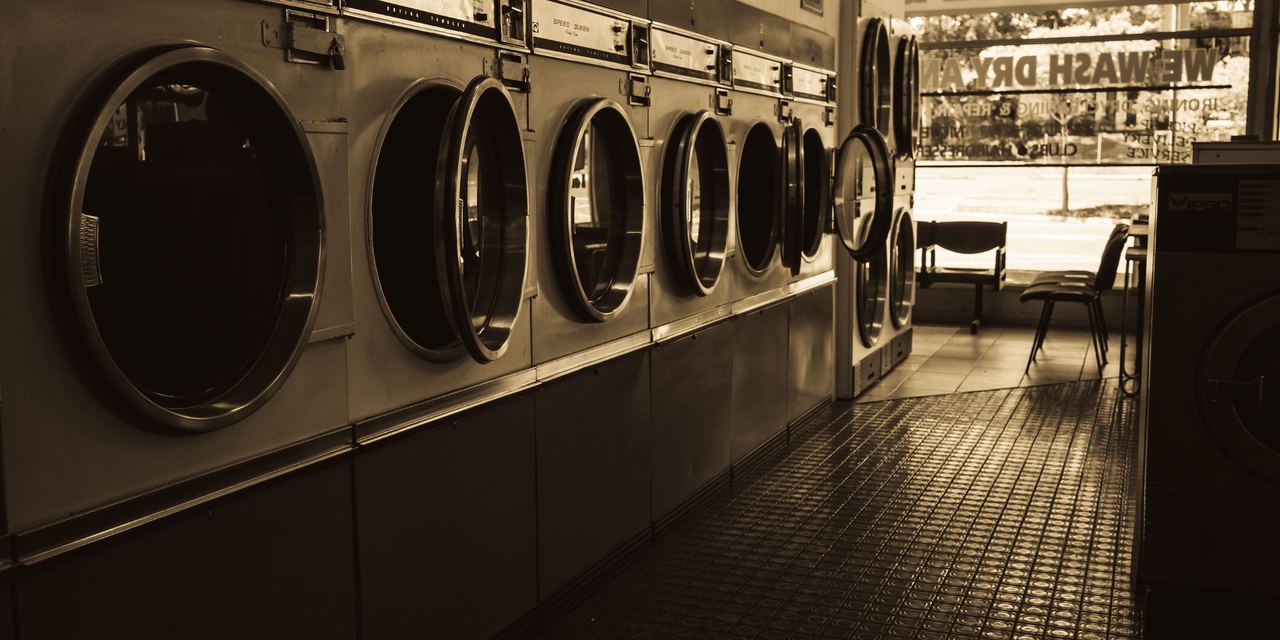 A laundromat | Source: Pexels