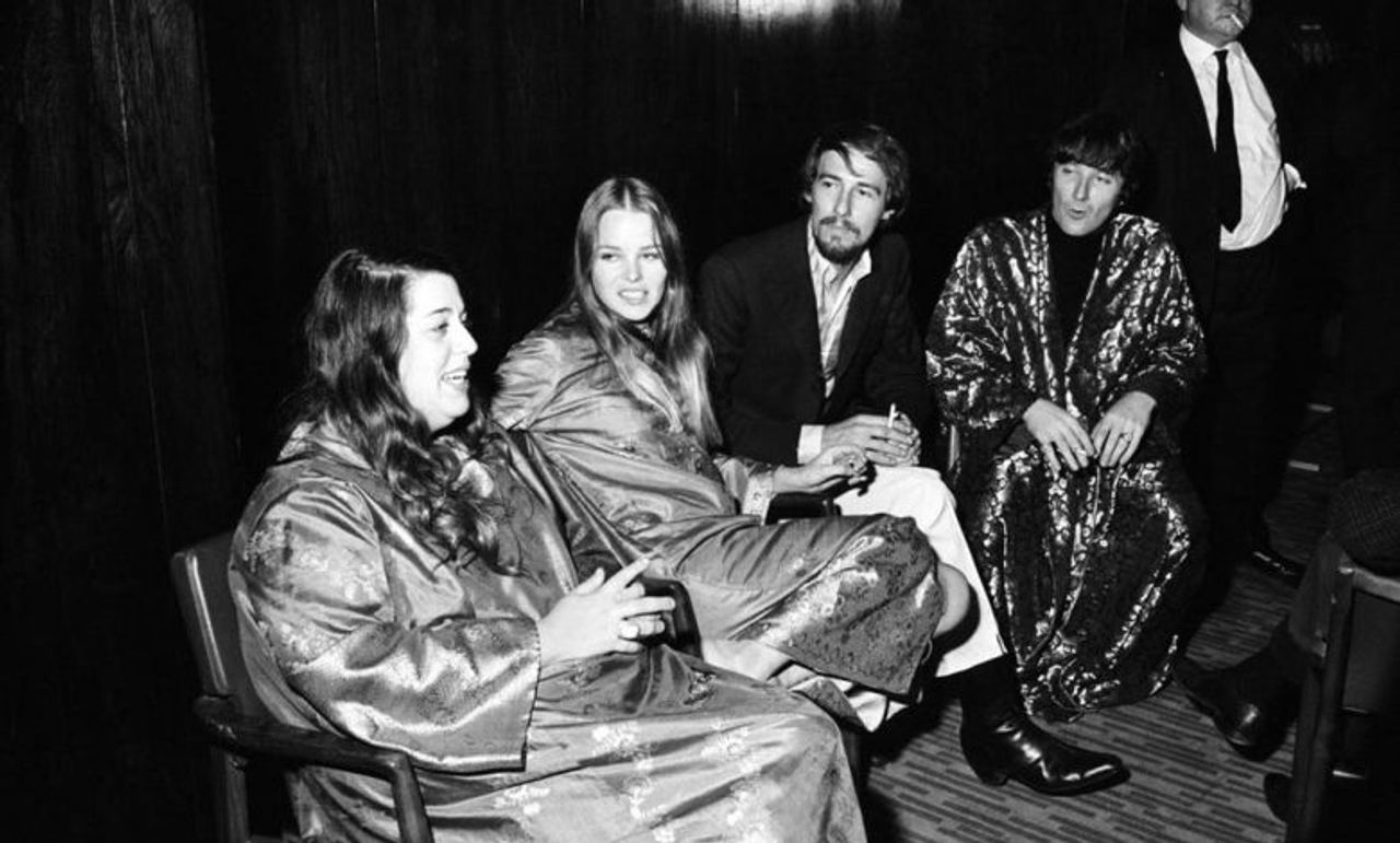 Chasing Sunshine: The Timeless Longing of ‘California Dreamin” by The Mamas & The Papas