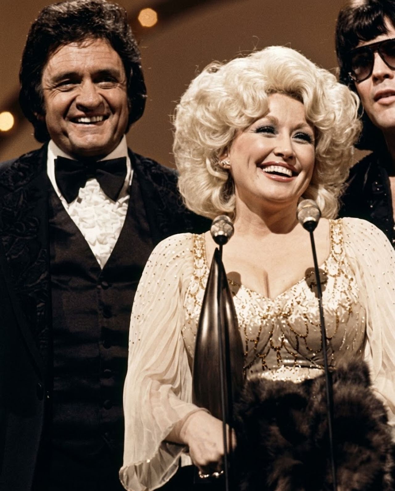 Dolly Parton arrived in Nashville as an eighteen-year-old with little money, but backstage encouragement from Johnny Cas
