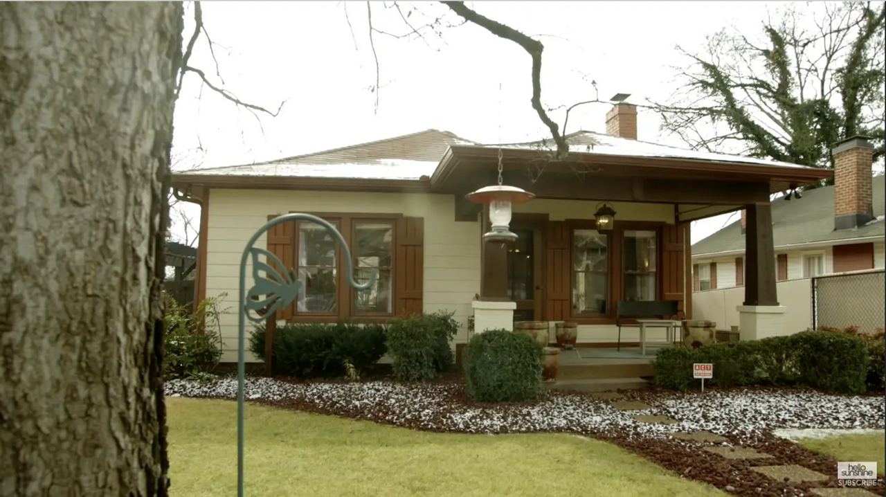 Dolly Parton's home taken on July 17, 2018 | Source: Youtube.com/@ReeseWitherspoon