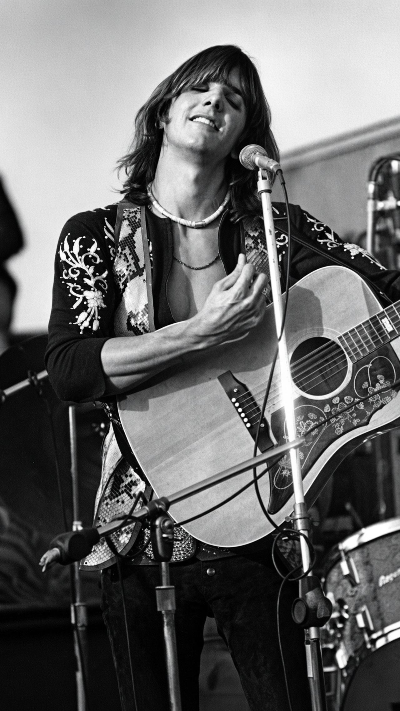 Gram Parsons & Emmylou Harris’ “Love Hurts”: The 1974 Duet That Became a Country-Rock Standard