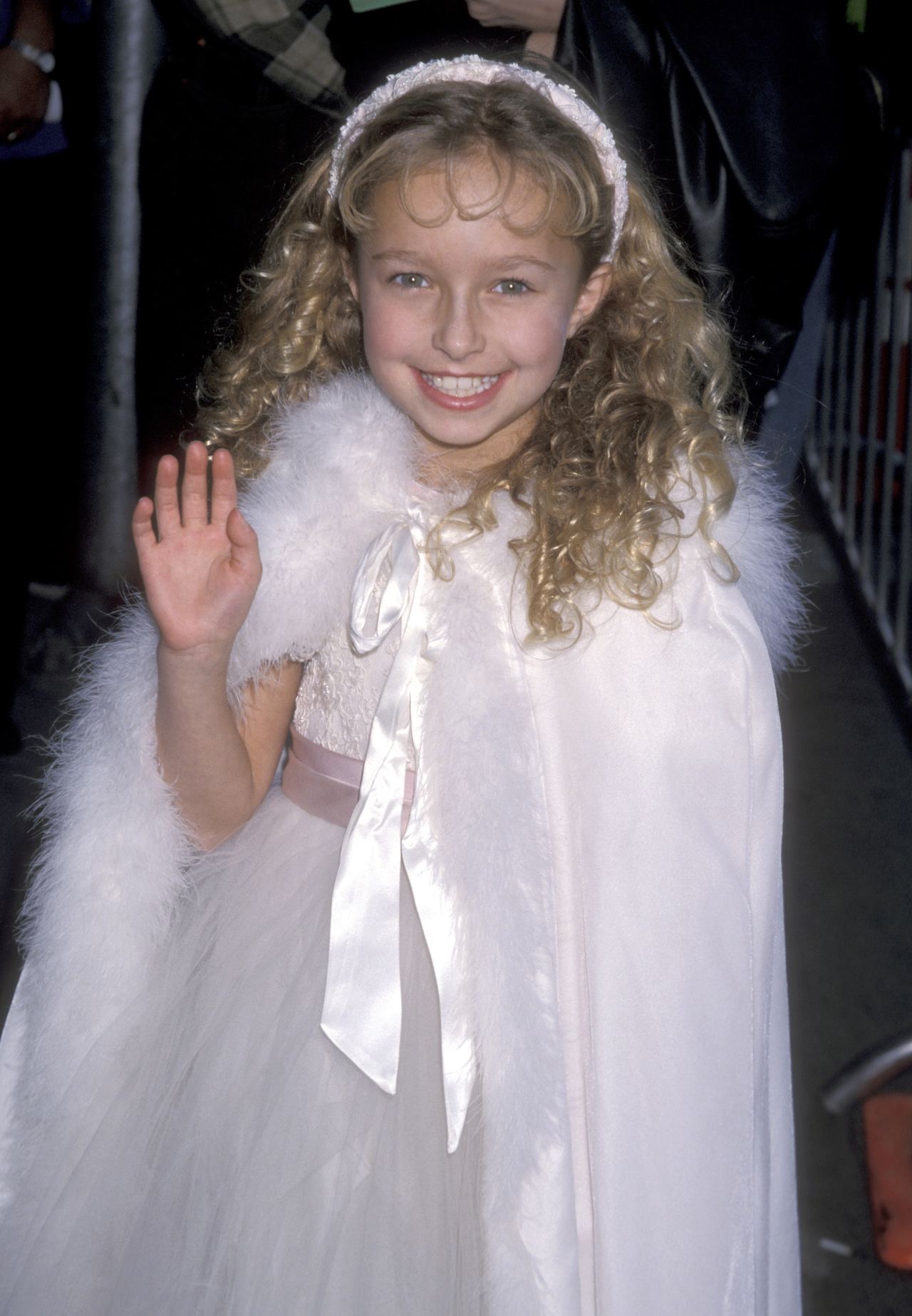 Authorities opened an investigation into the circumstances surrounding her death. In this photo, she attended the premiere of "A Bug's Life" on November 14, 1998, in Los Angeles, California. | Source: Getty Images