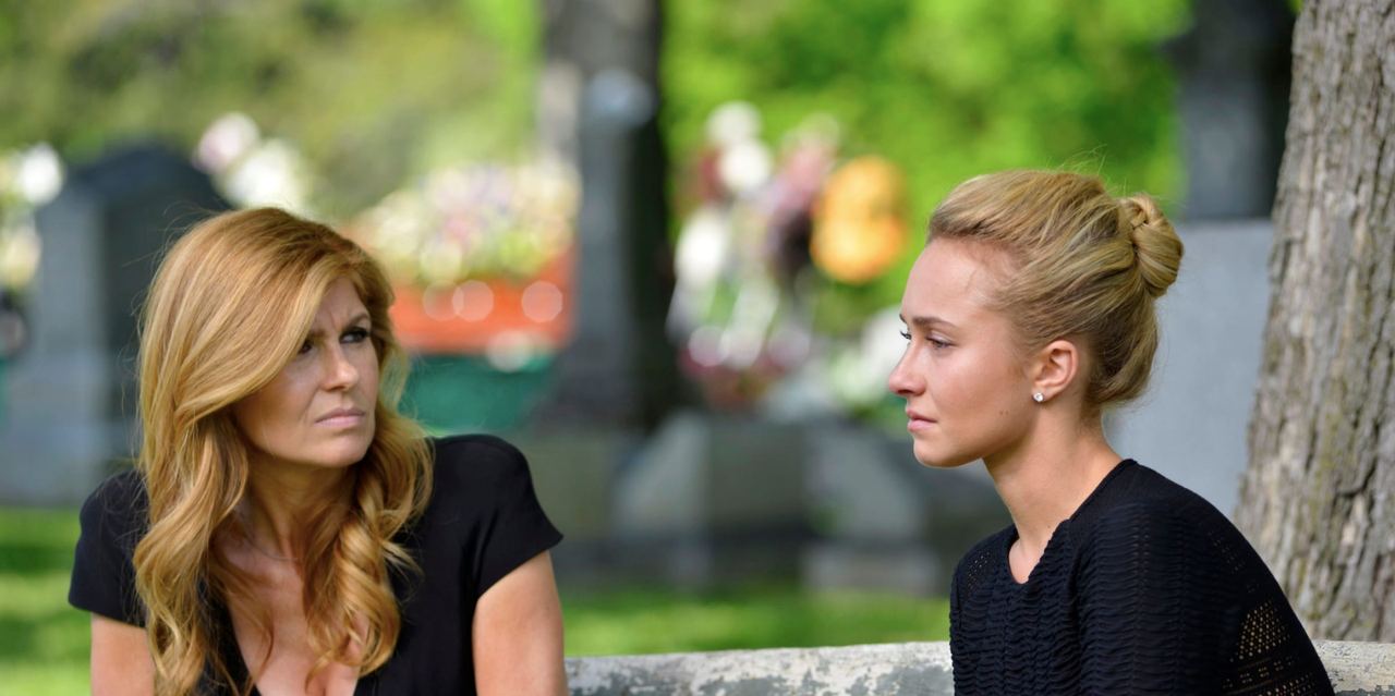 Hayden Panettiere sitting beside someone. | Source: Getty Images