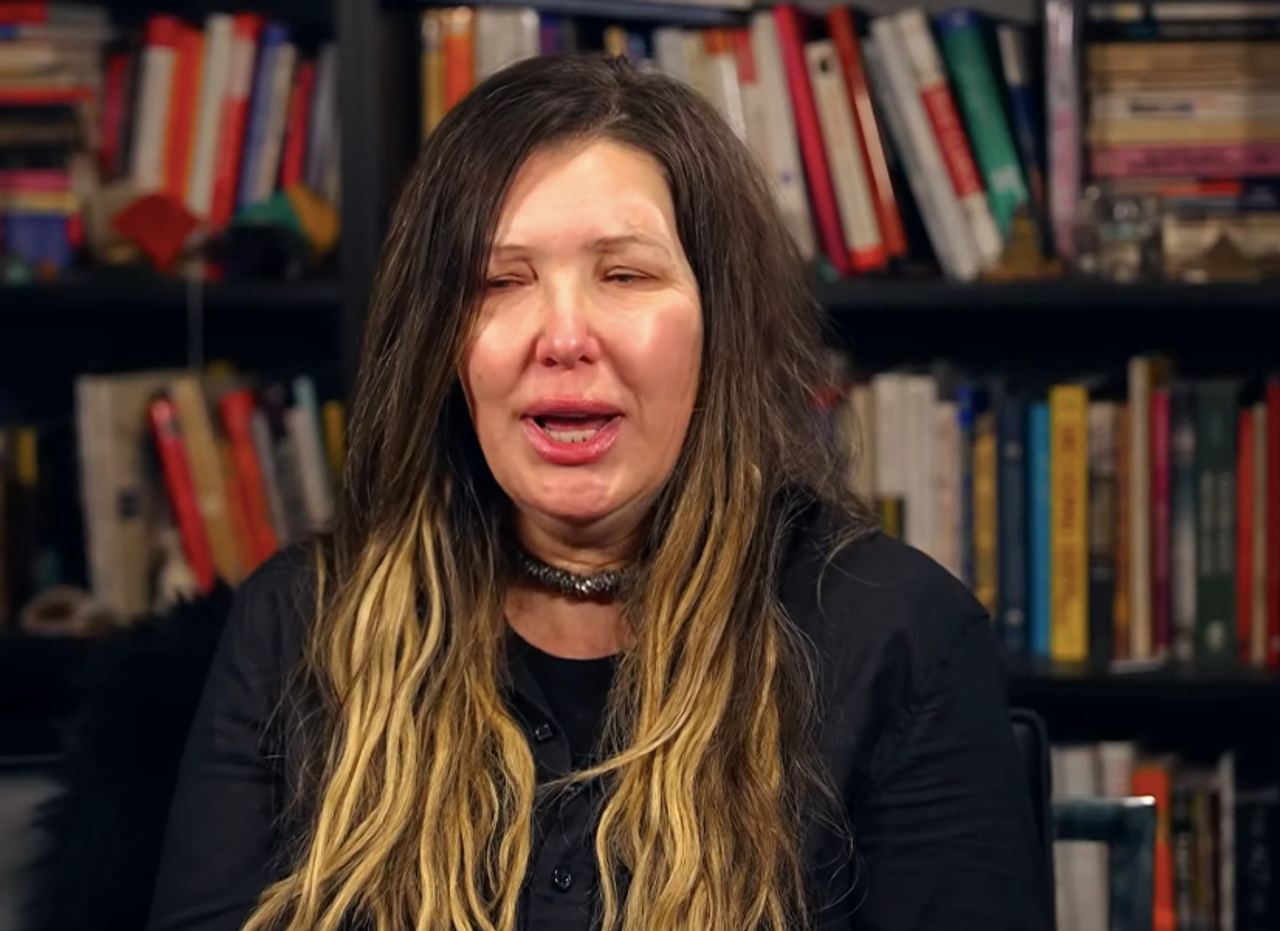 Neighbor Mia Terrazzas said Panettiere seemed like a "bright light" when she was alone but became noticeably more subdued around Hickerson. She also said the actress appeared "almost like a different person" when the two were together. | Source: YouTube/Inside Edition