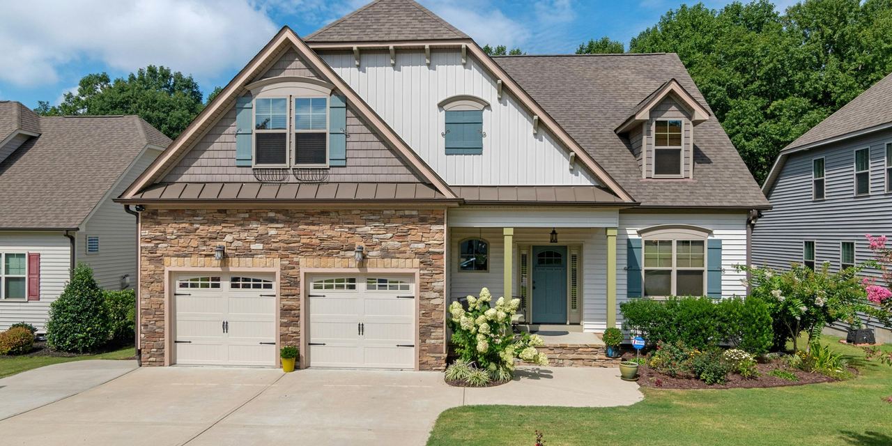 The exterior of a house | Source: Pexels