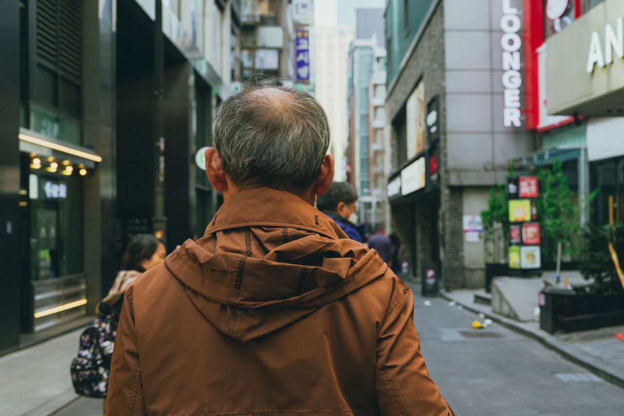 A man walking on the street | Source: Pexels
