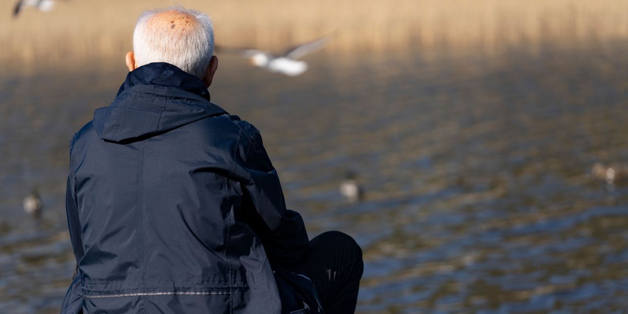 A lonely old man | Source: Shutterstock