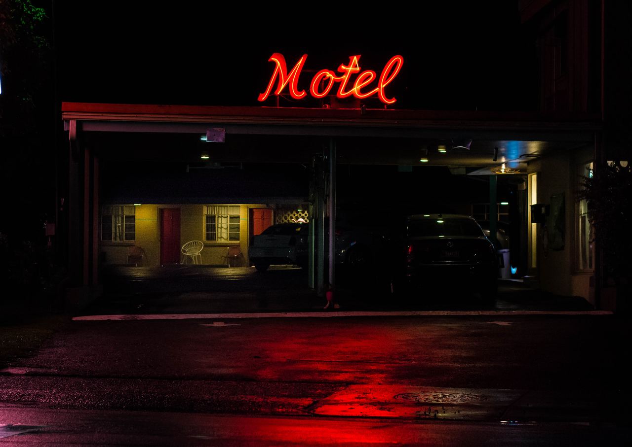Night view of a small motel | Source: Shutterstock