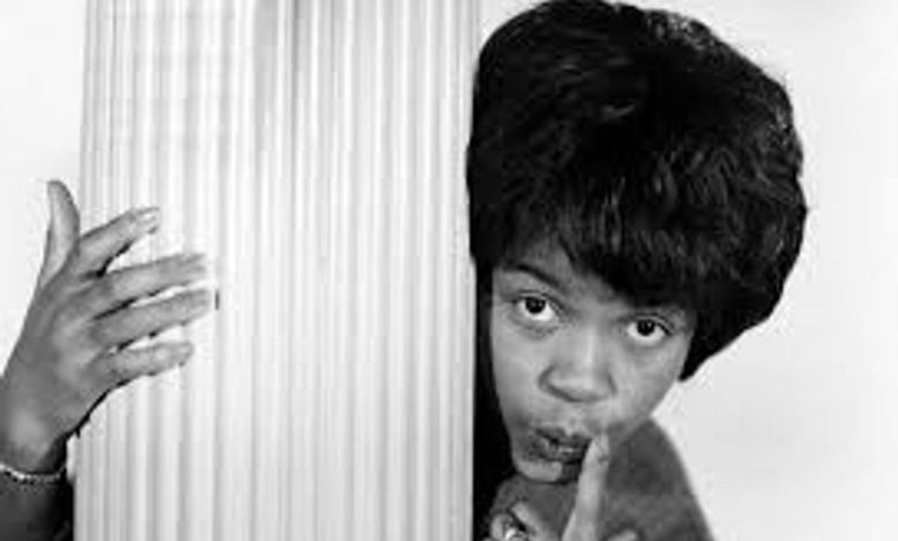 Little Eva’s “The Loco-Motion” Ignites Dance Craze and Tops Charts in 1962 - Today’s Story!