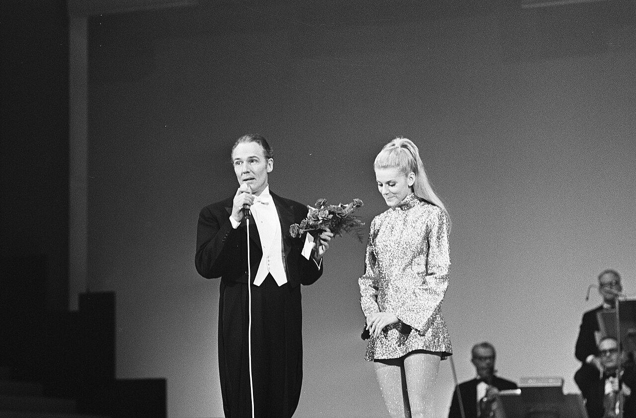 Guus Oster en Peggy March, Bestanddeelnr 922-1829