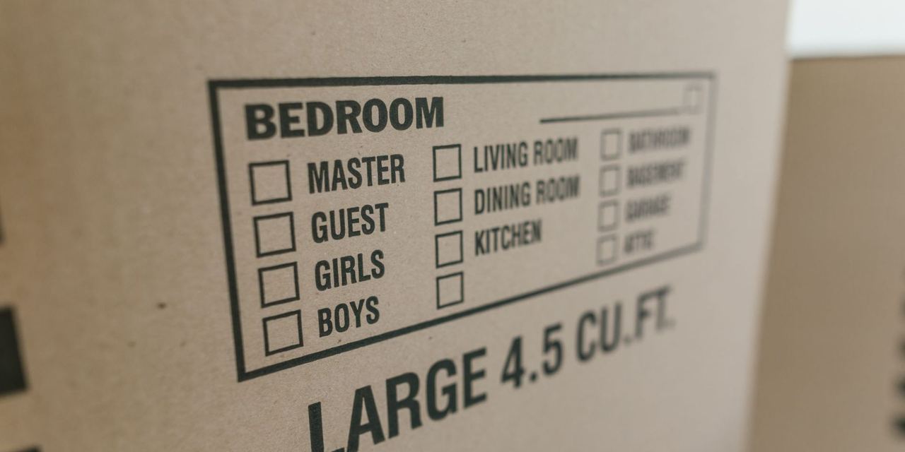 A labeled box with checkboxes for different rooms | Source: Pexels
