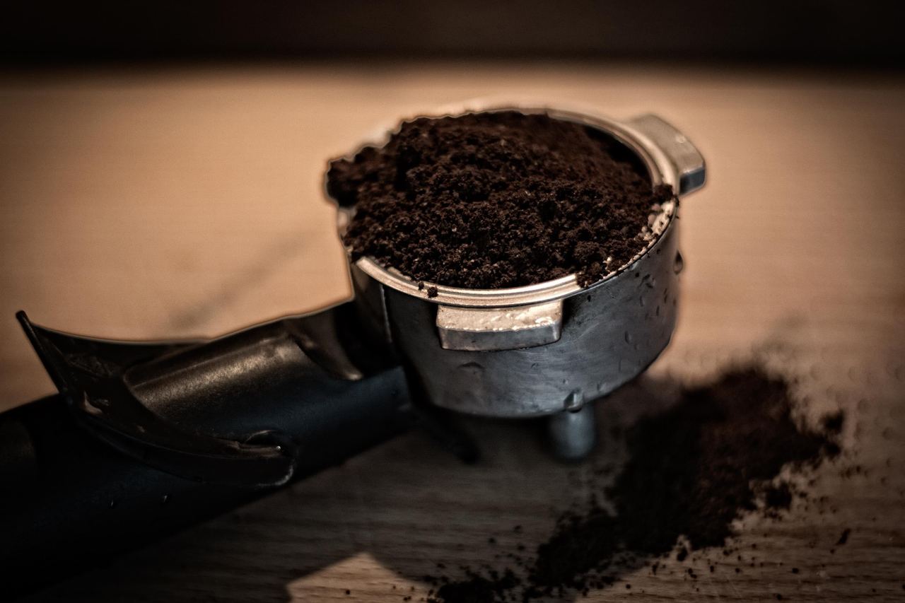 Coffee ground grinds | Source: Pixabay