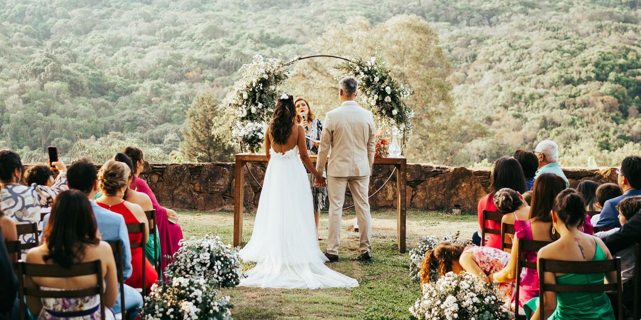 A man and woman getting married | Source: Pexels