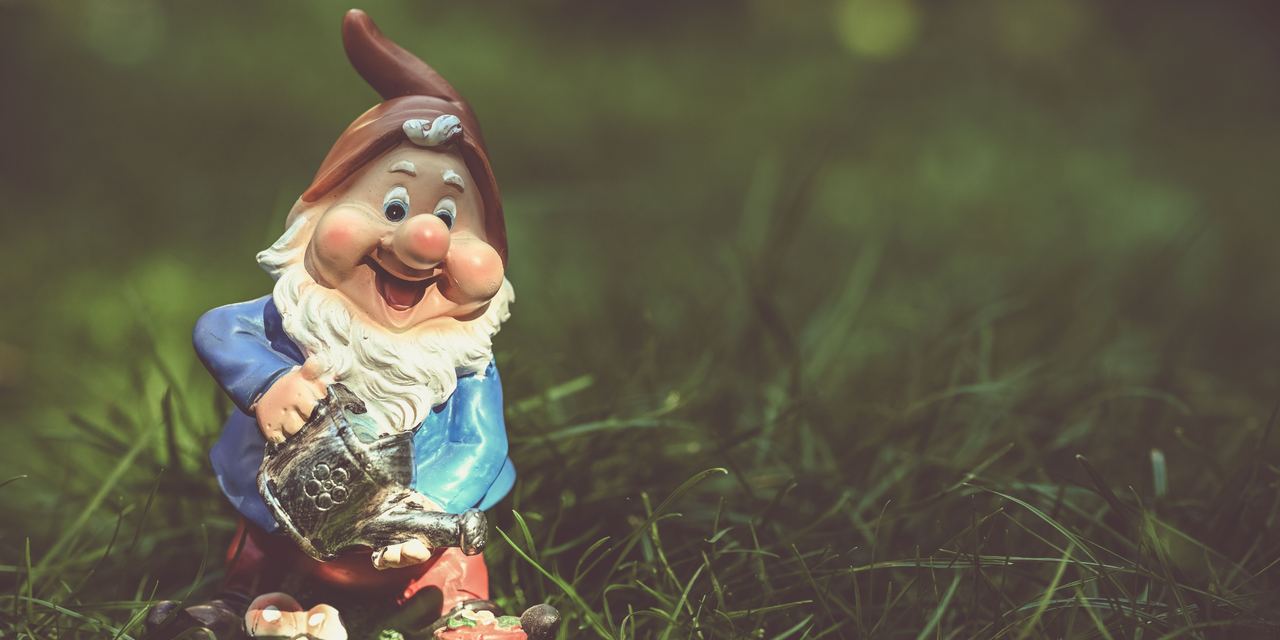A garden gnome | Source: Pexels