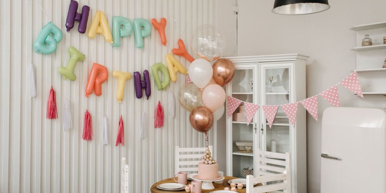 Birthday party decorations | Source: Pexels