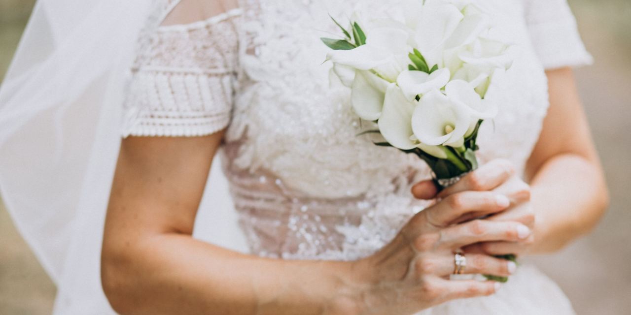 A woman on her wedding day | Source: Freepik