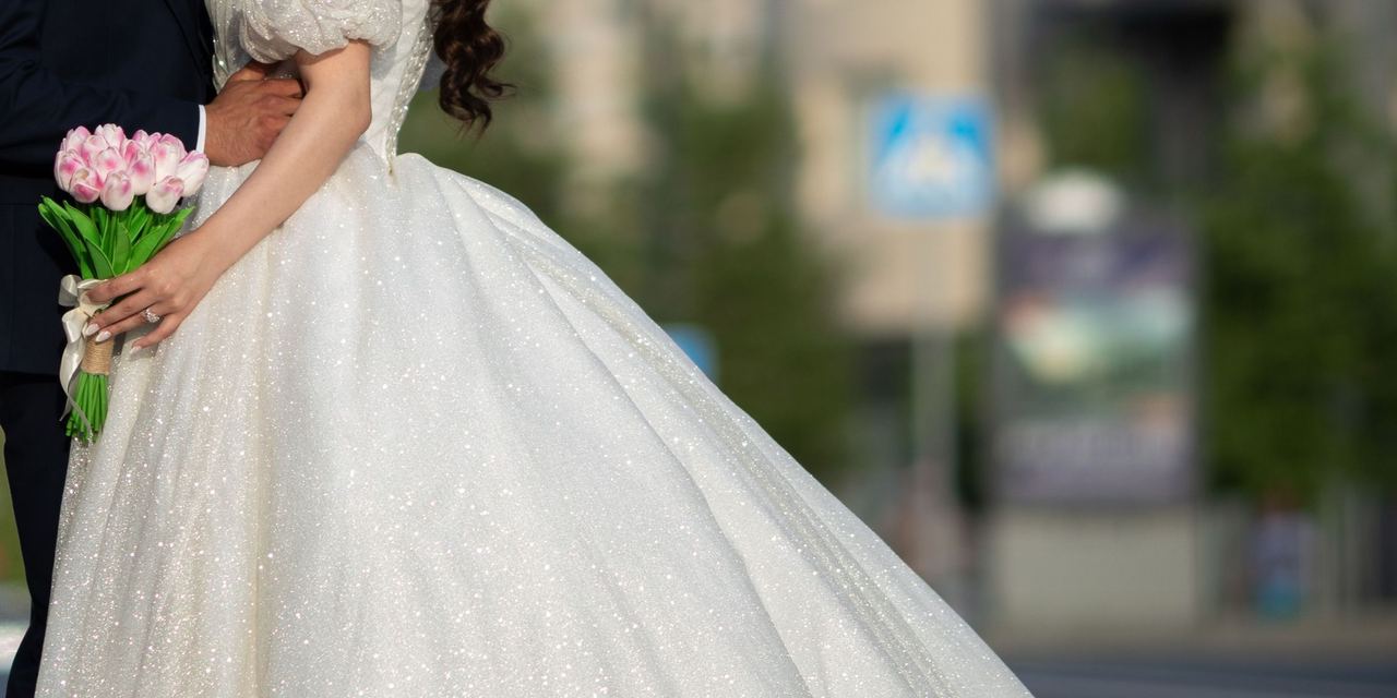 A bride and groom on their wedding day | Source: Pexels