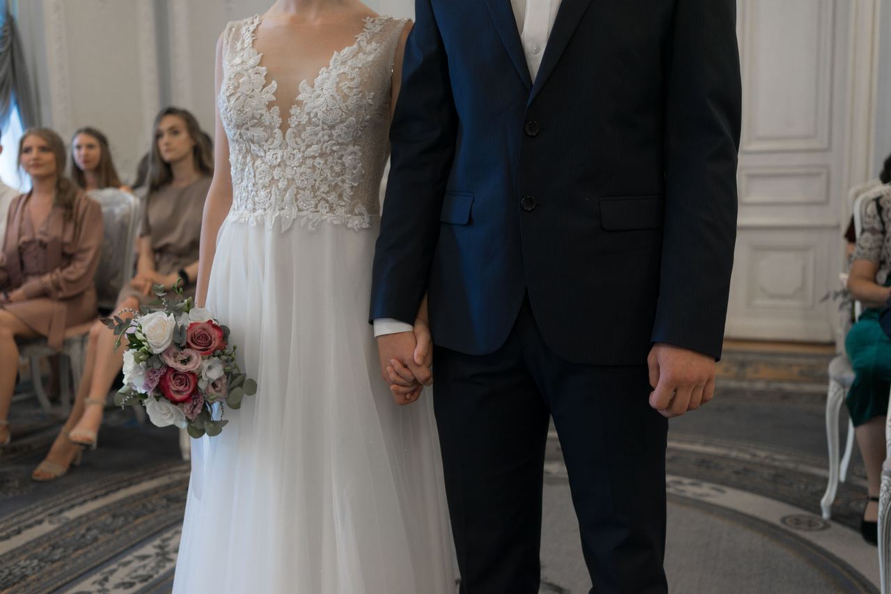 A bride and a groom | Source: Pexels