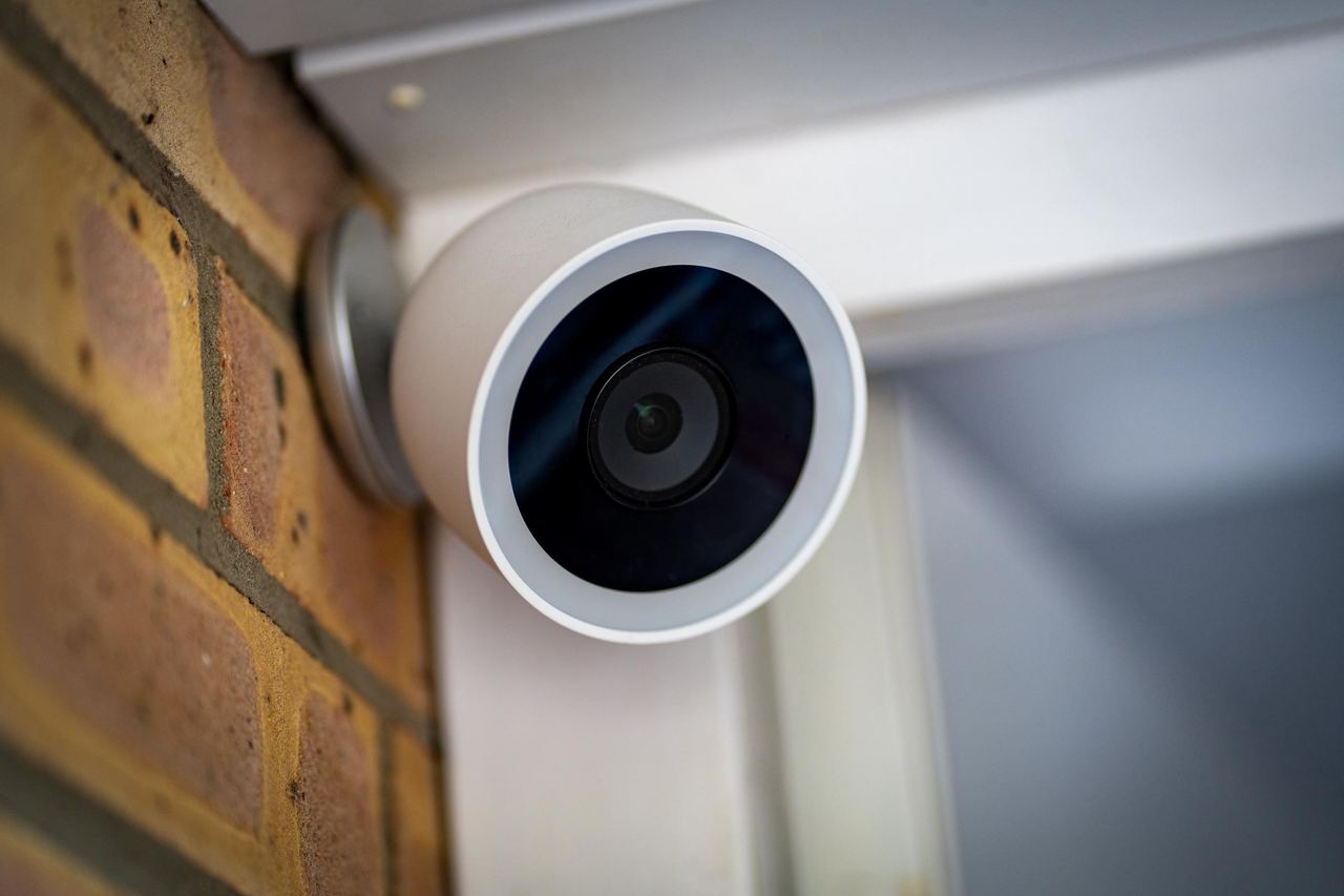 A CCTV camera | Source: Shutterstock
