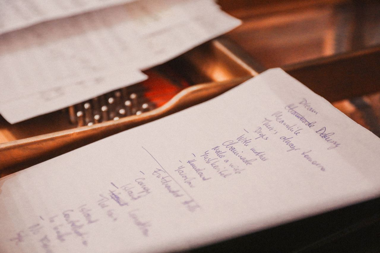A handwritten checklist | Source: Pexels