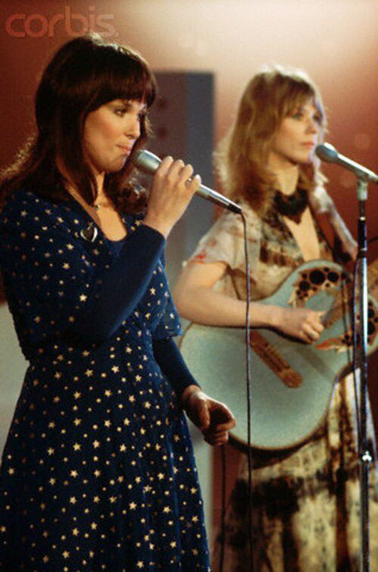 Linda Ronstadt and Emmylou Harris Helped Create “Trio” — But Their Greatest Magic Came From the Harmony
