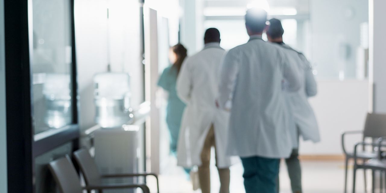Doctors rushing to attend to an emergency | Source: Shutterstock