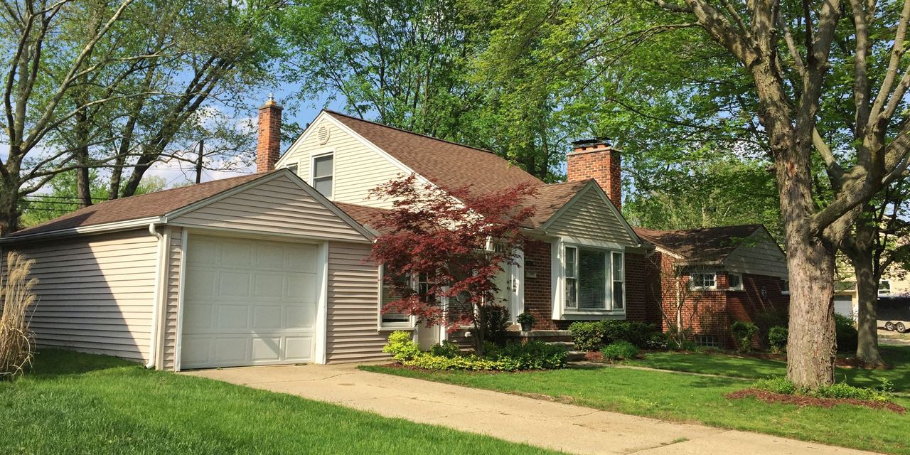 A neat Suburban house | Source: Shutterstock