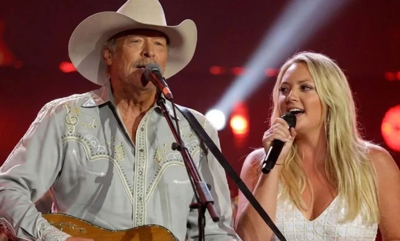 A Moment of Transformation on Stage: A Song That Was Always About Them, The Heartfelt Legacy of Alan Jackson’s - Today’s Story!