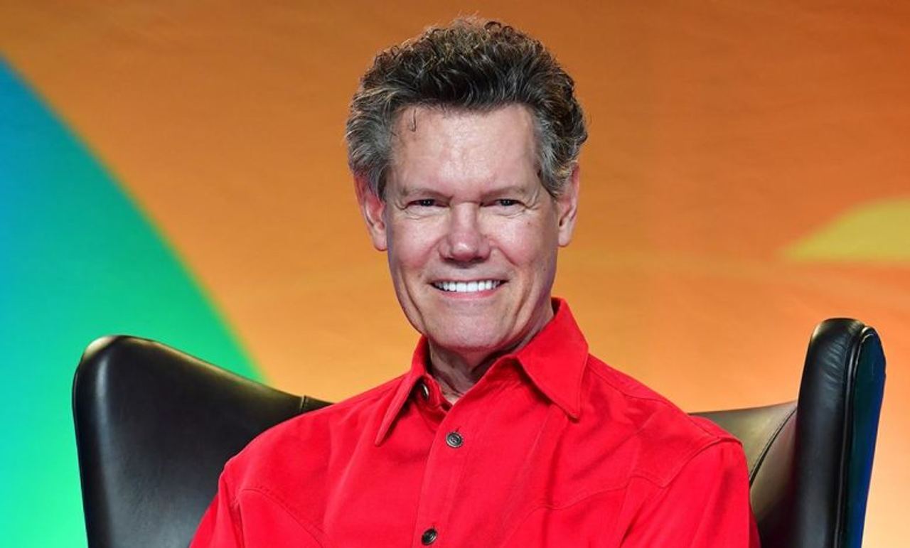 Randy Travis’s “Promises” Rekindles Heartache and Tradition in Late 1980s Country Music