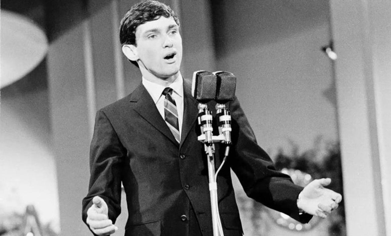 Gene Pitney’s "Only Love Can Break a Heart" in 1962