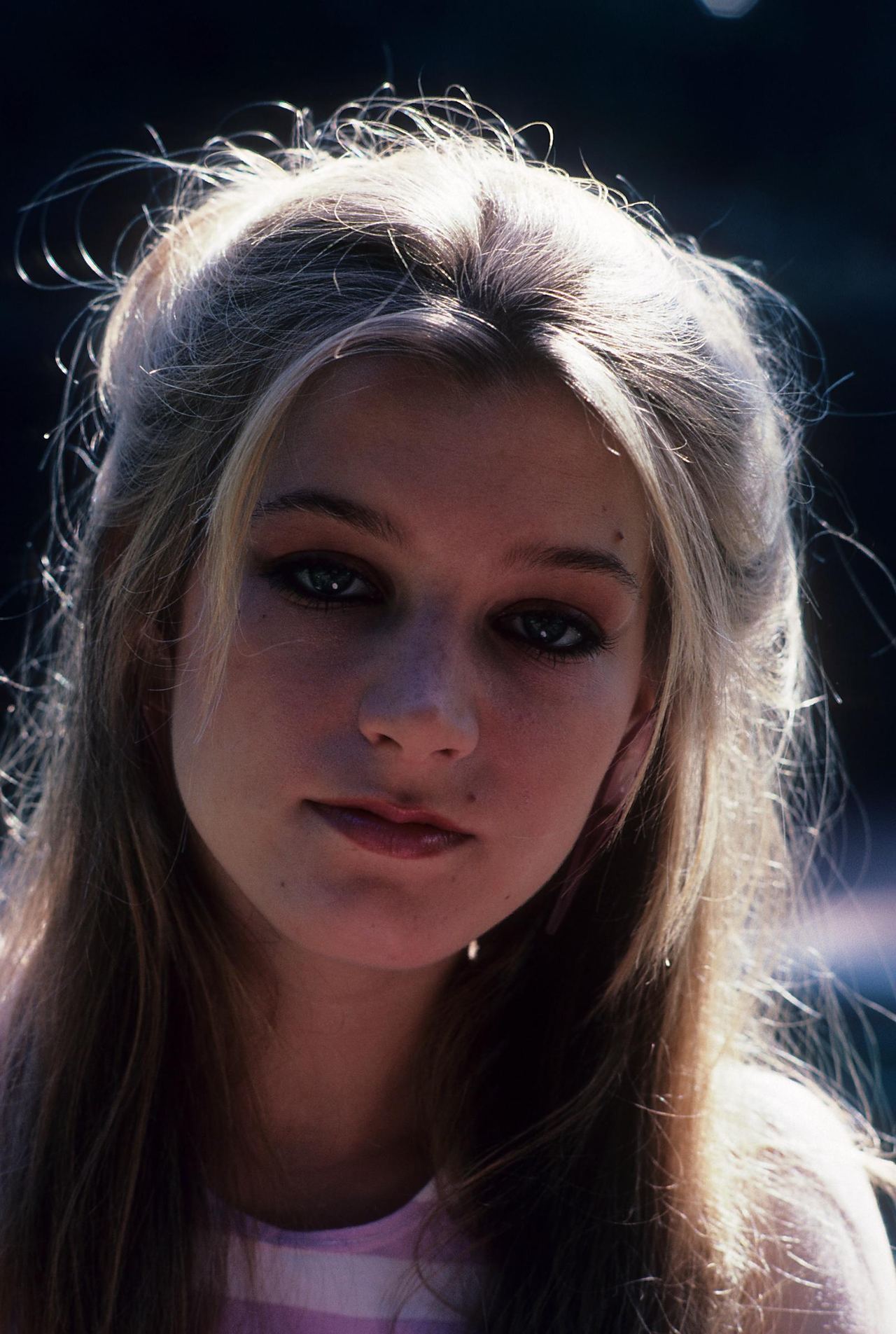 The future Hollywood star was still a teenager in this 1981 portrait, years before she became a familiar face on-screen. Her acting career was still ahead of her. | Source: Getty Images