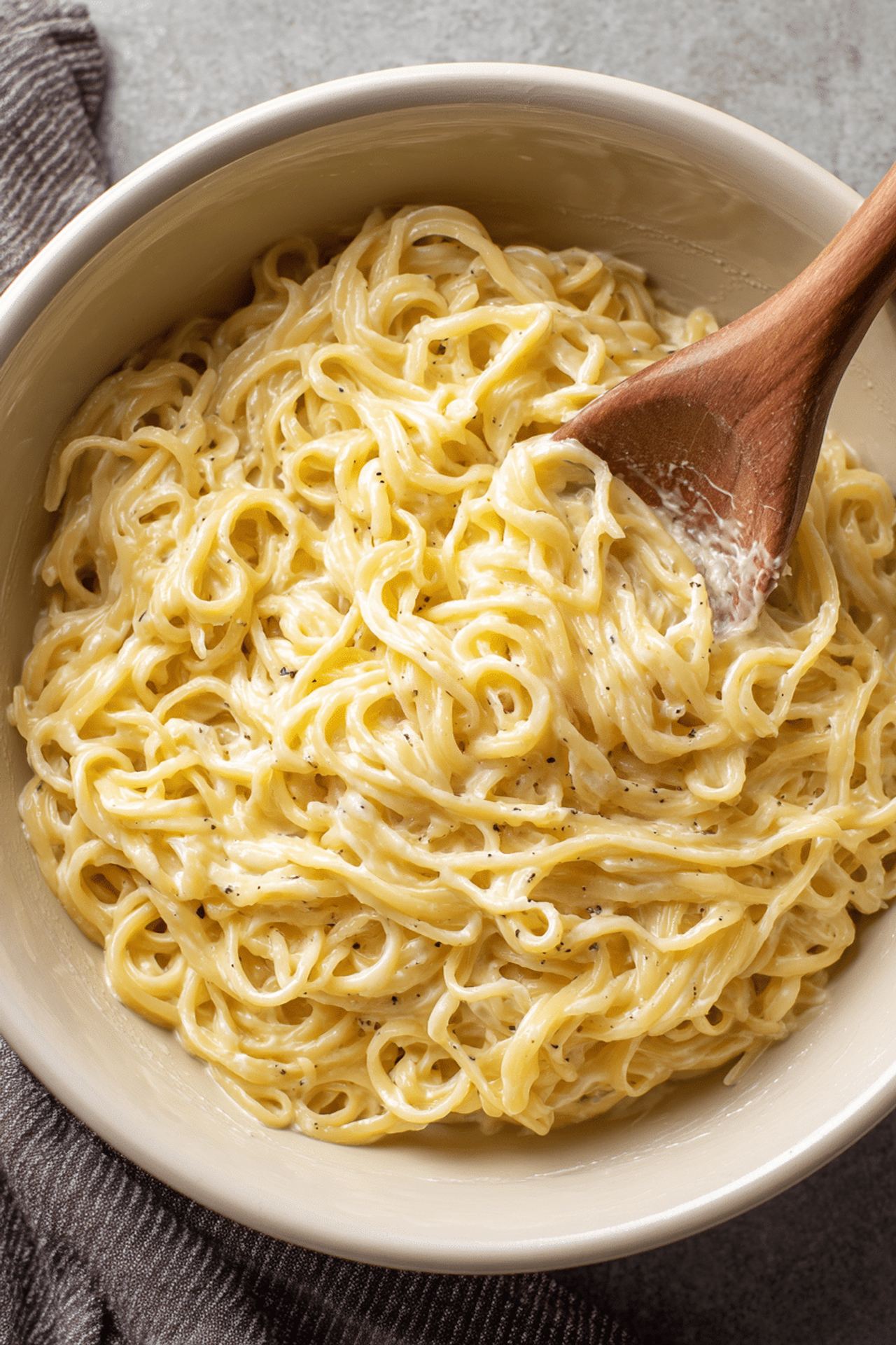 Slow Cooker Sour Cream Noodles