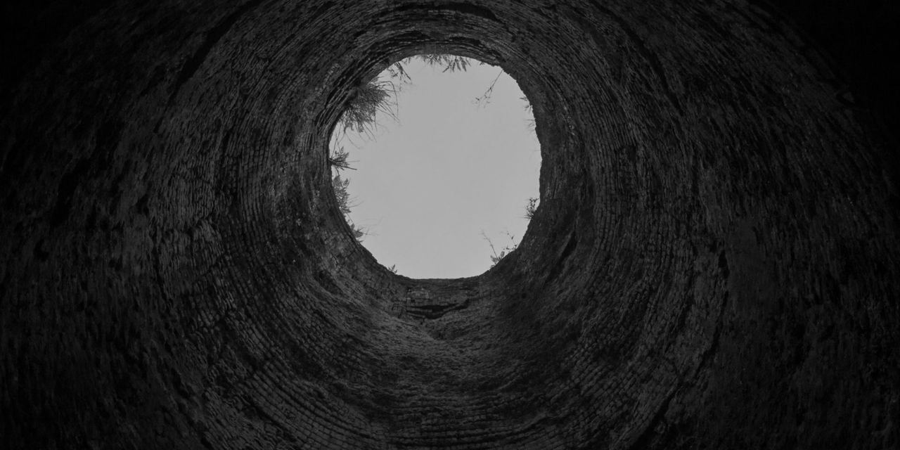 A hole | Source: Pexels