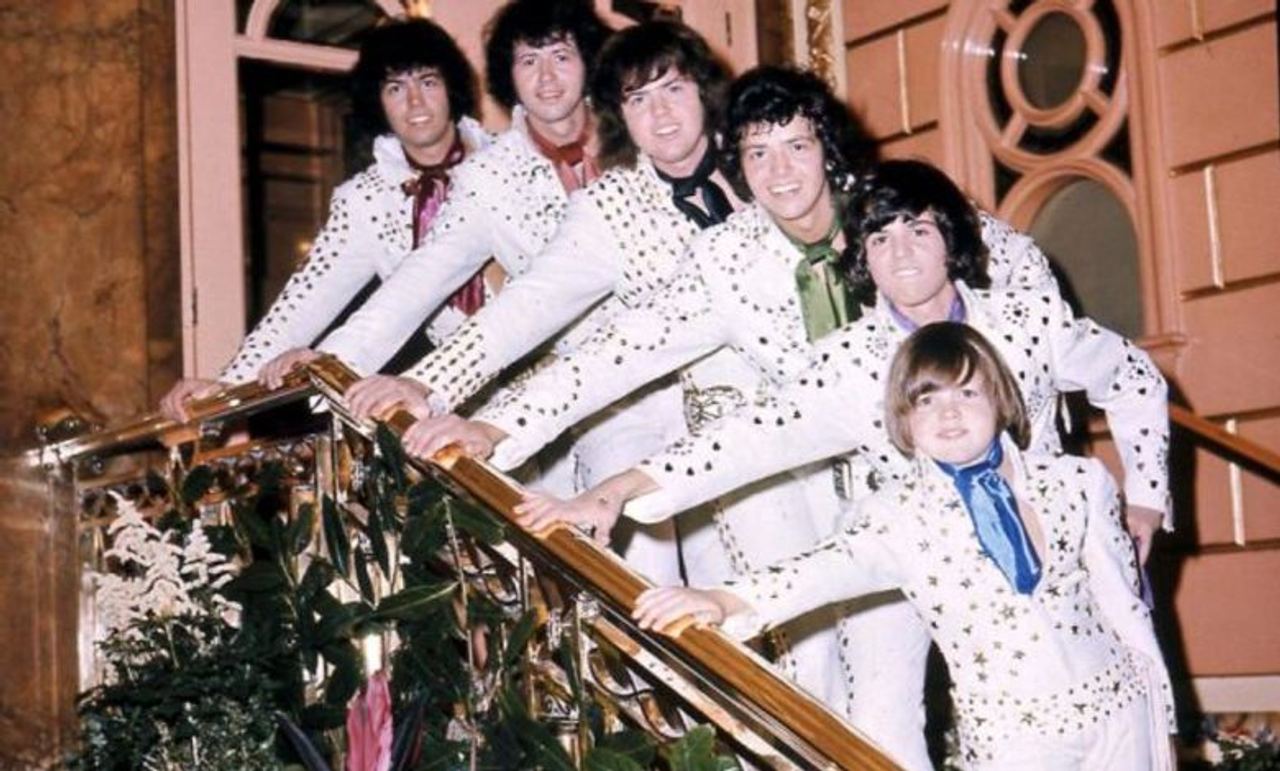 The Osmonds’ ‘Down By The Lazy River’ Sparks a Youthquake in 1972, Uniting Rock, Pop, and Family Harmony
