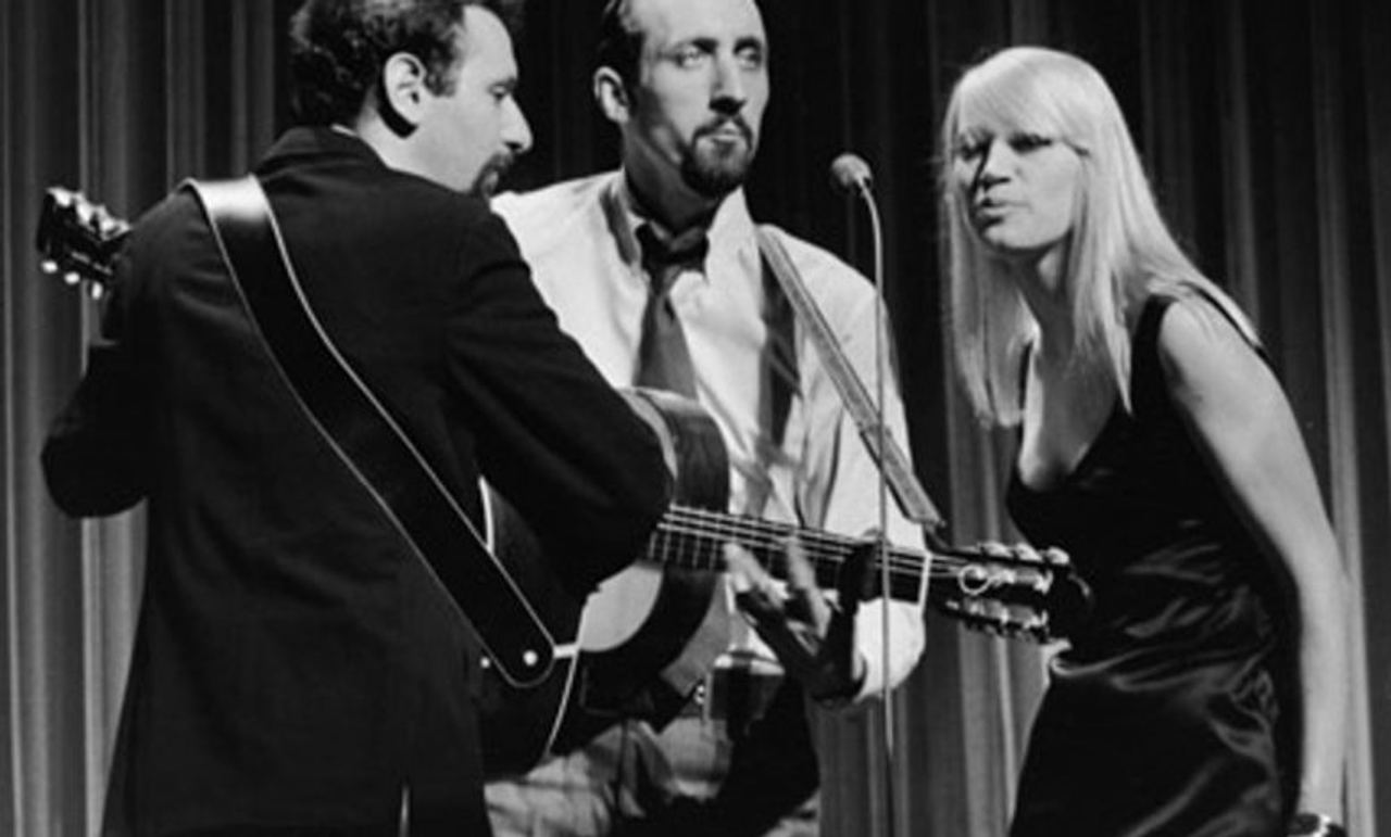 The Song That Captured the Loneliness of Every Traveler: Peter, Paul & Mary’s Early Morning Rain (1966)