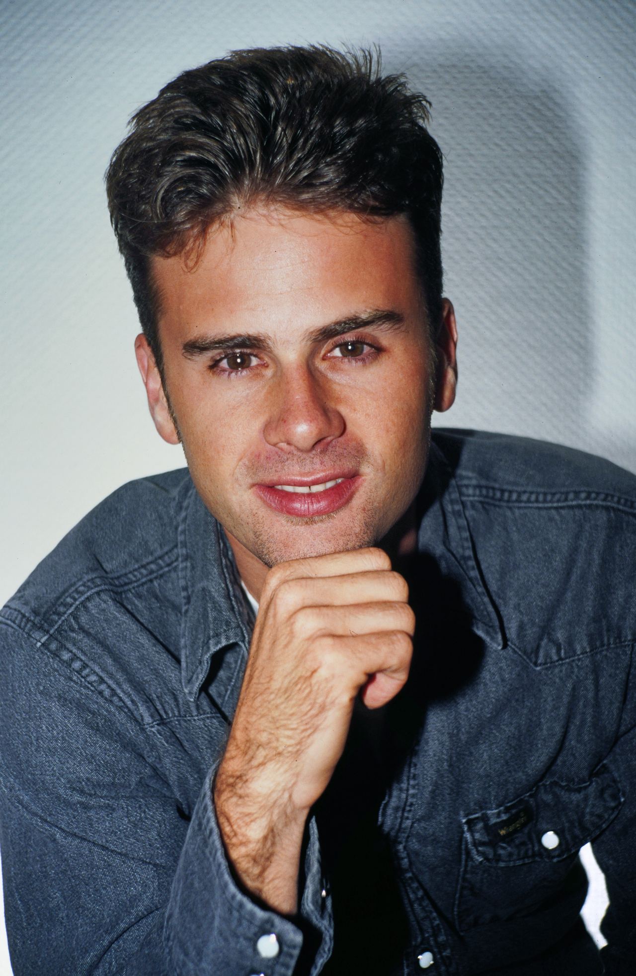With magazine-cover looks and a growing music career, he seemed poised for an even bigger future in entertainment. Instead, his life would eventually take a path few former TV stars ever choose. | Source: Getty Images
