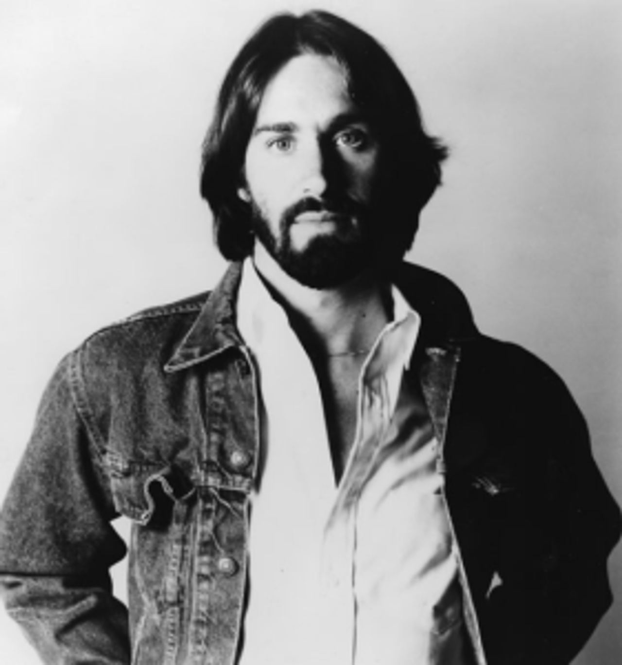 This song once quietly took over the charts in the early 1970s, yet today only a few still remember the feeling it carri