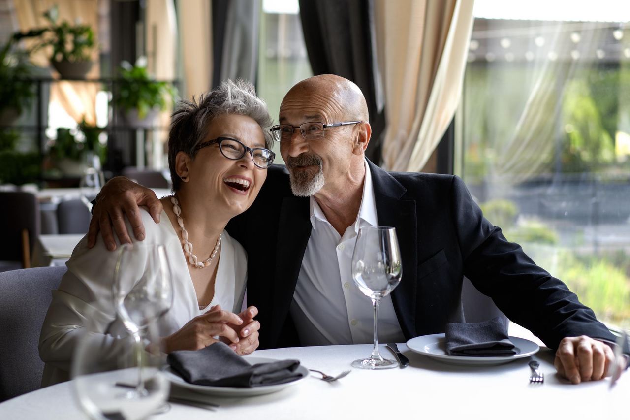 Couple having a date together | Source: Magnific