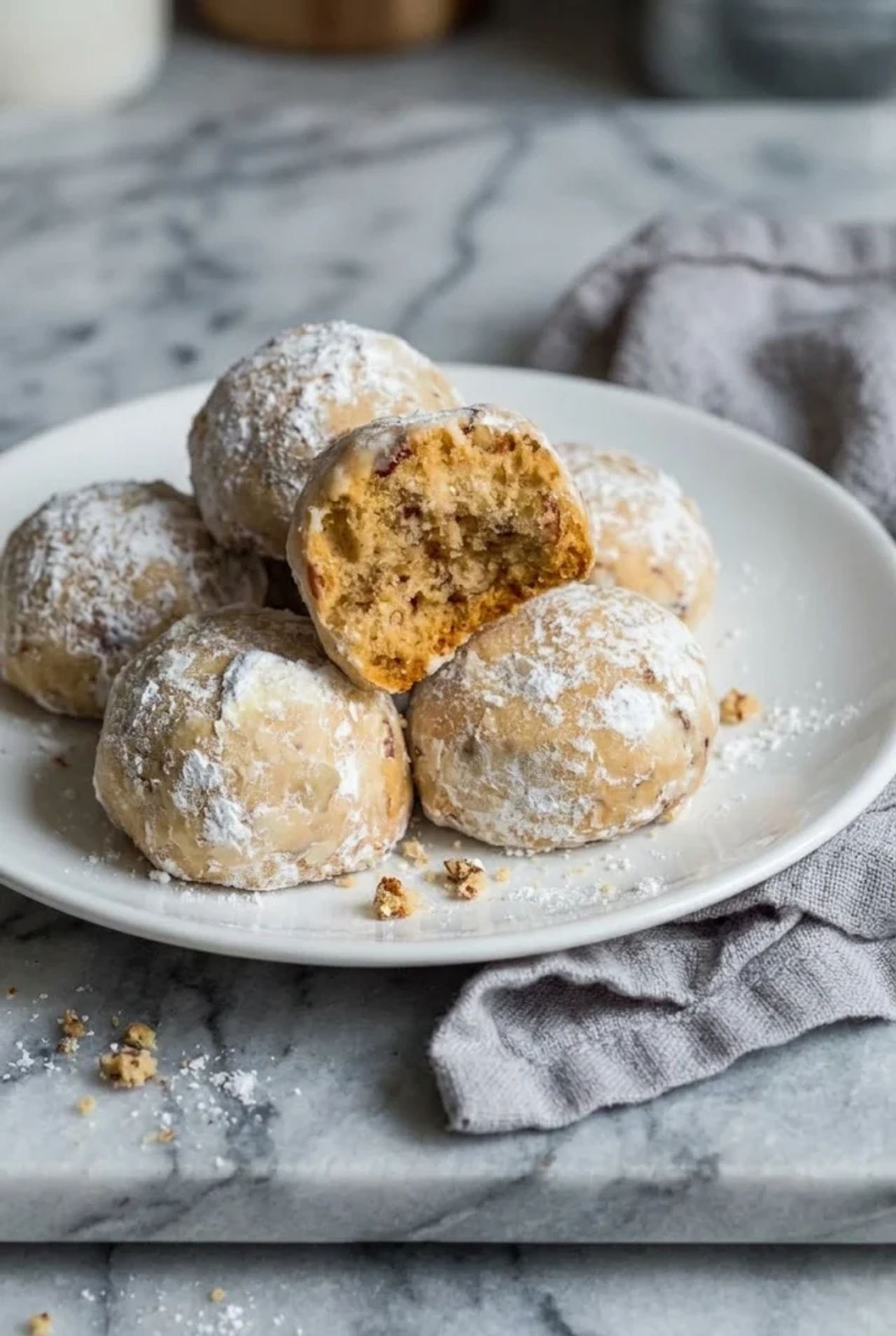 Georgia O’Keeffe’s Pecan Butterballs
