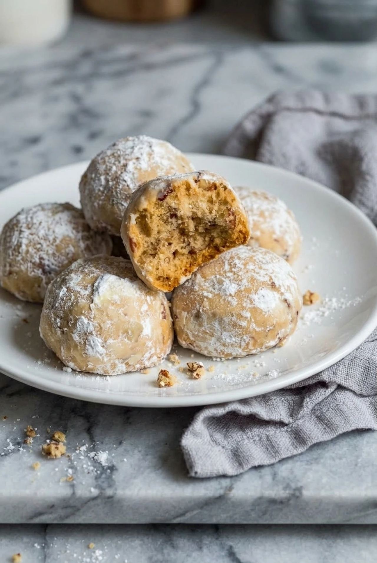Georgia O’Keeffe’s Pecan Butterballs