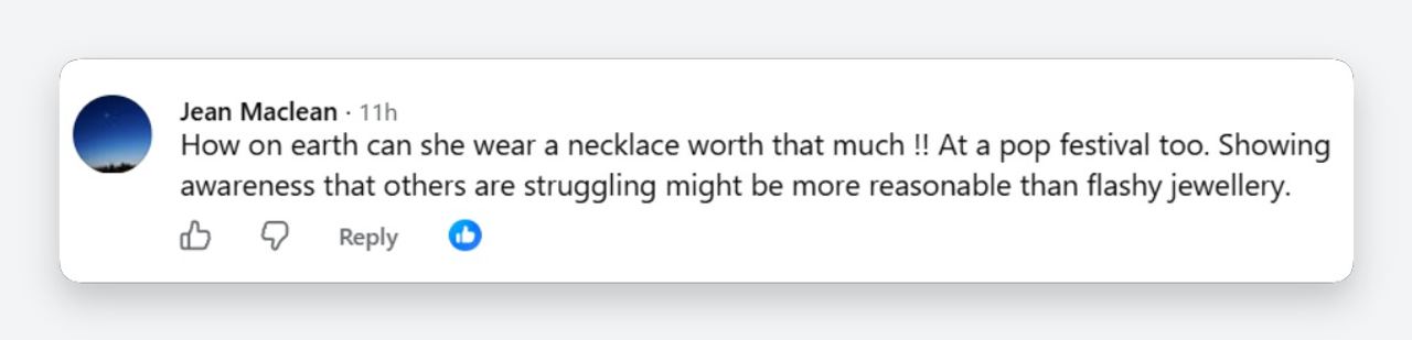 The designer necklace became a talking point of its own, with some viewers questioning the choice to wear such an expensive piece at a crowded music festival. | Source: Facebook/UK Celebrity Spotlight Hub