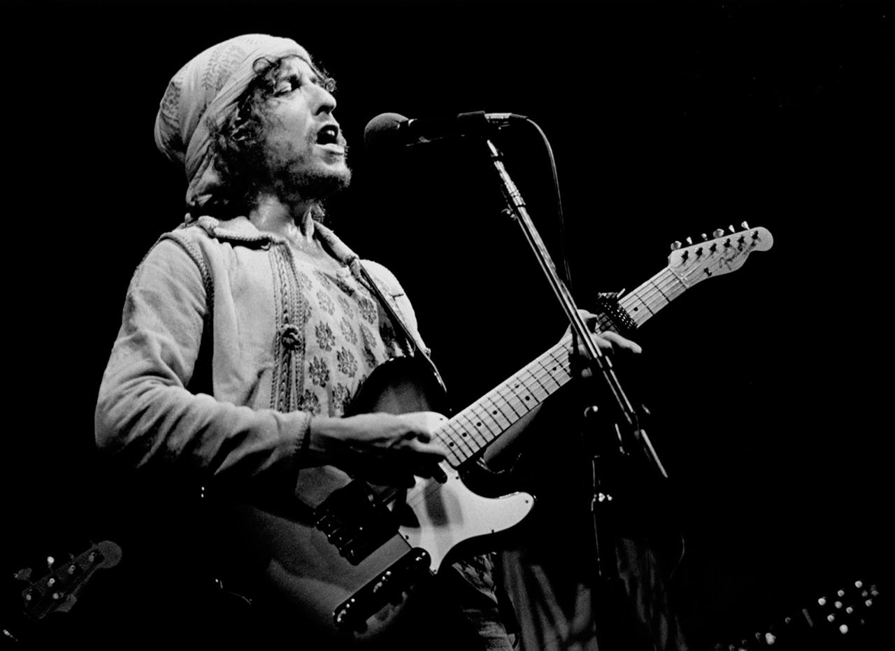 Bob Dylan performing during the 1976 Hard Rain television concert.