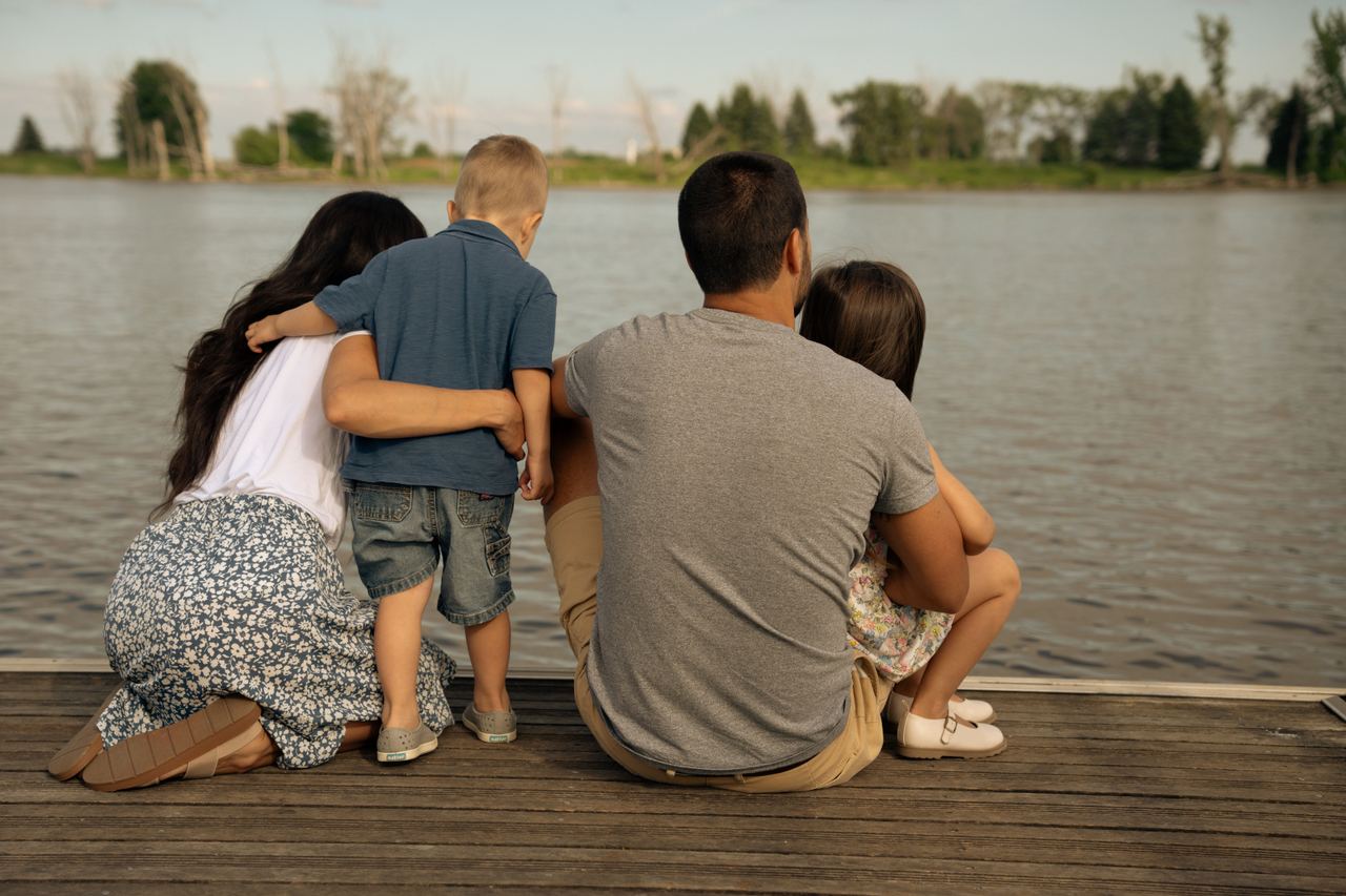 A family spending time together | Source: Pexels