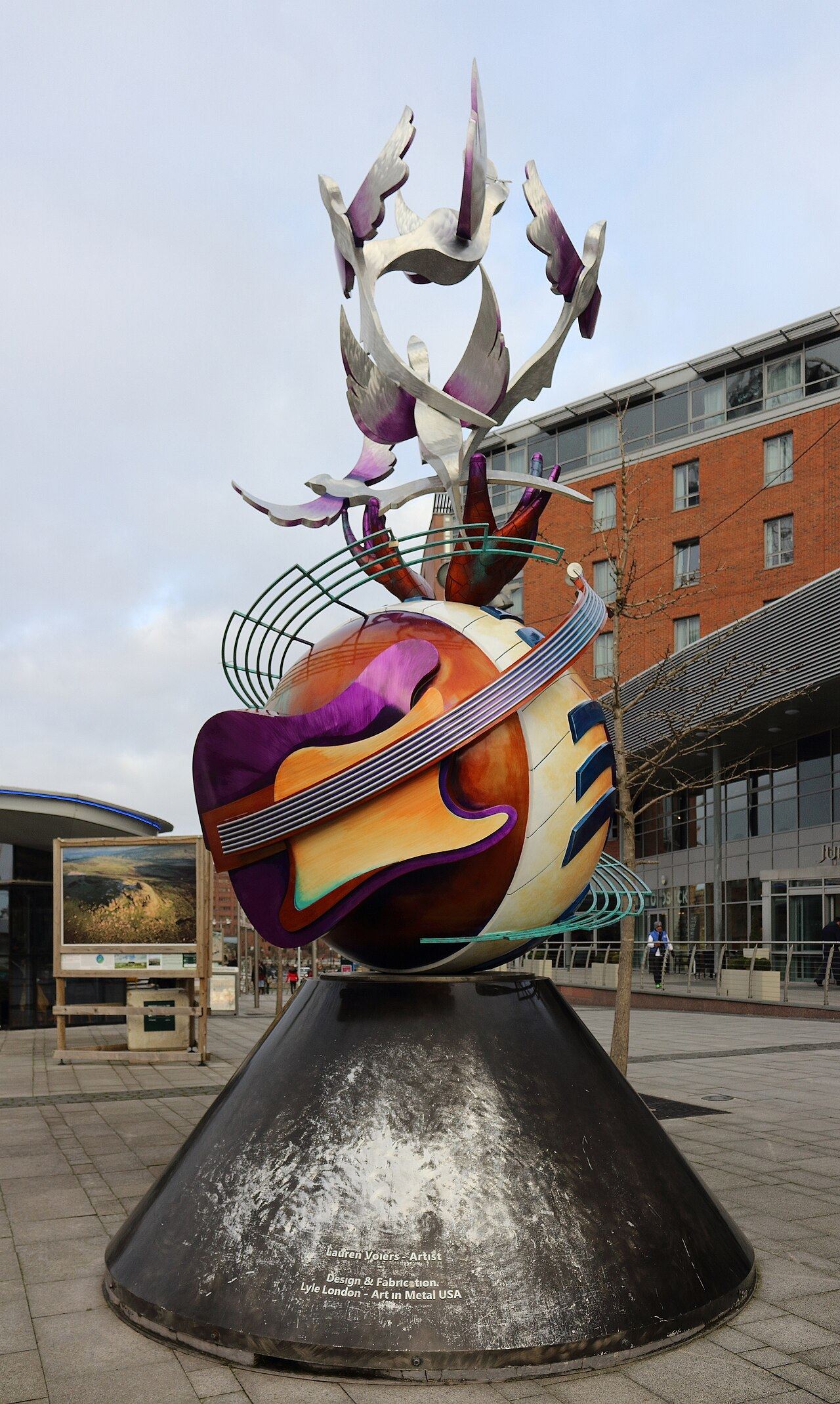 John Lennon peace memorial, Echo Arena 1
