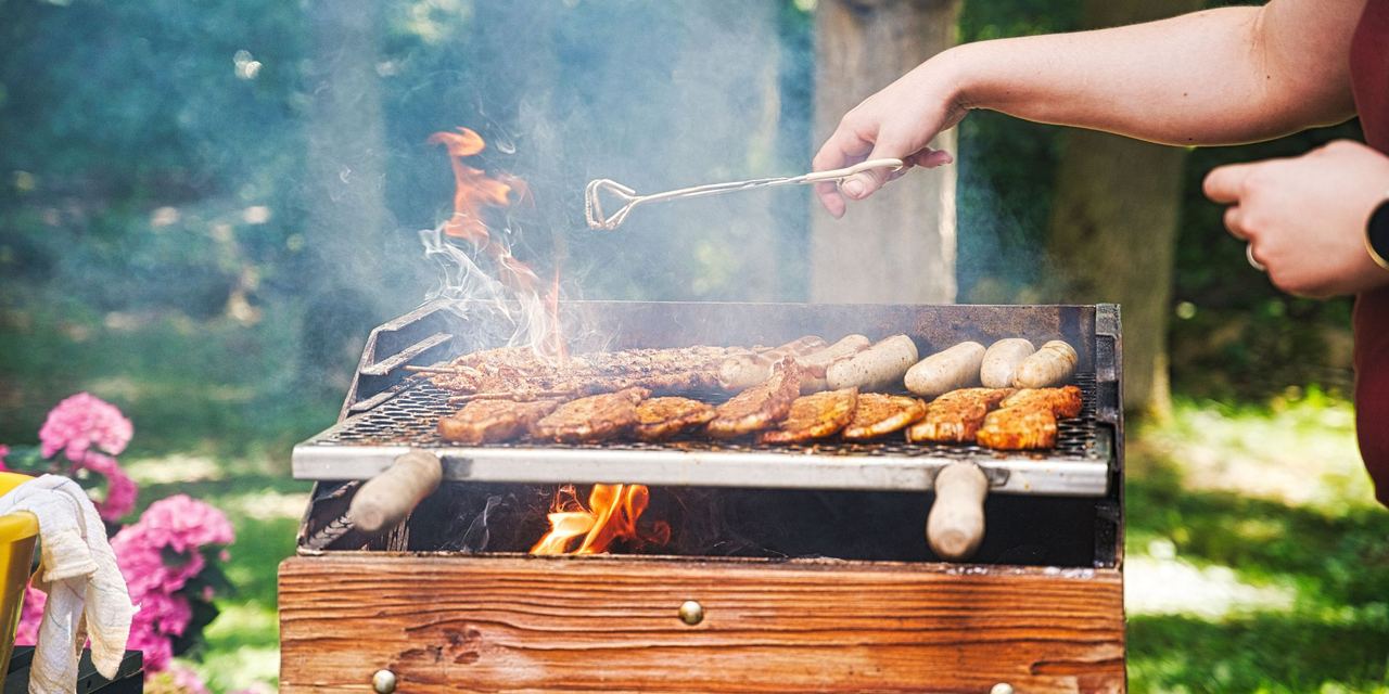 A person at a barbecue | Source: Pexels