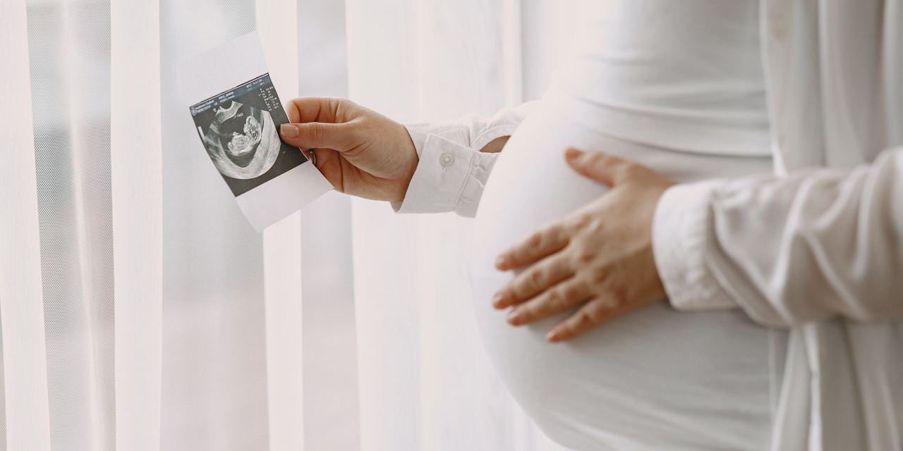 A pregnant woman | Source: Magnific